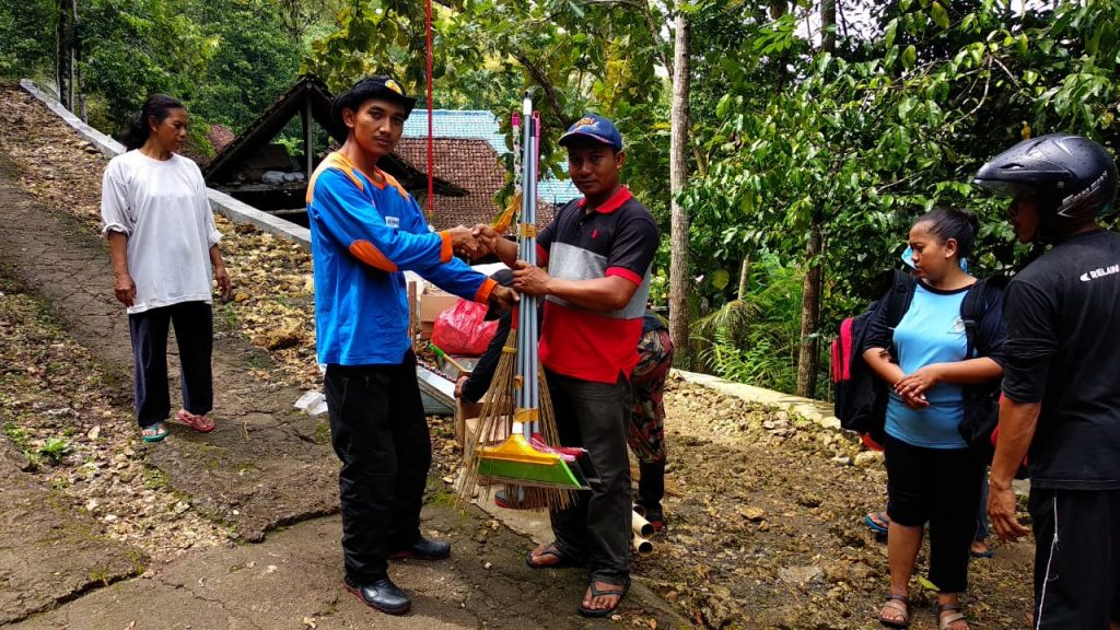 Penyerahan Bantuan Bencana di Purwosari dari MDMC Gunungkidul