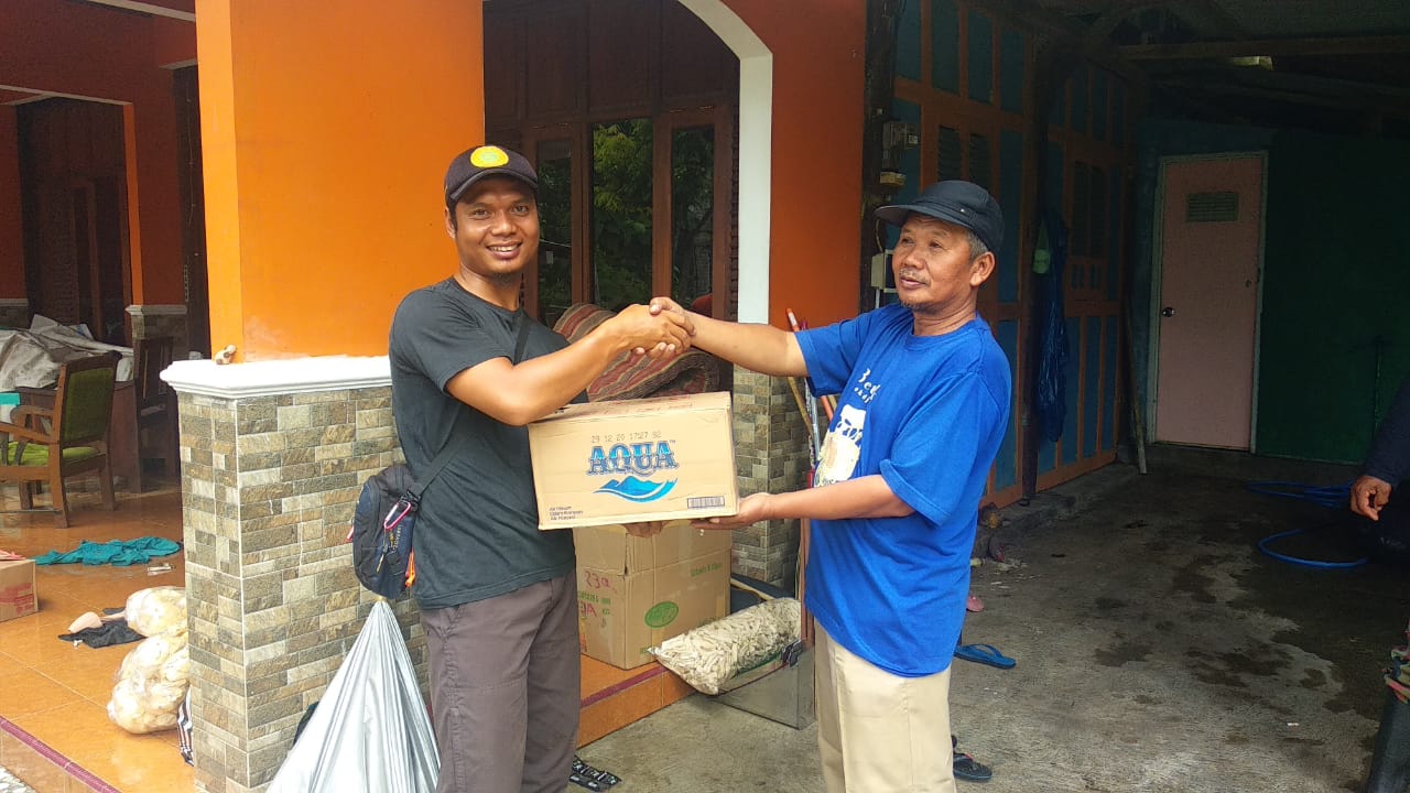 MDMC Gunungkidul menyerahkan Bantuan di Purwosari