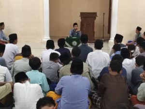 Direktur Daarul Khoir Ustadz Arda dekat dengan Santri