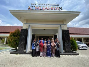Berbagi Praktik Baik, SMA Muhammadiyah Al Mujahidin Menerima Kunjungan Studi Tiru Pondok Pesantren Muhammadiyah Qursains SMA Muh