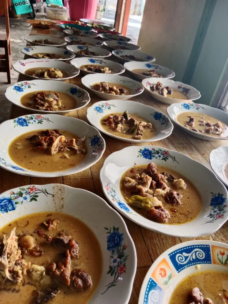 Program Konsumsi SMA Muhammadiyah Al Mujahidin Hadirkan Olahan Daging Kambing Bergizi Tinggi untuk Para Murid