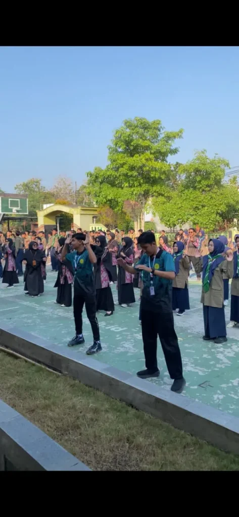Jumat Bugar, SMA Muhammadiyah Al Mujahidin Wonosari Gelar Senam Anak Indonesia Sehat Bersama Mahasiswa UMJ