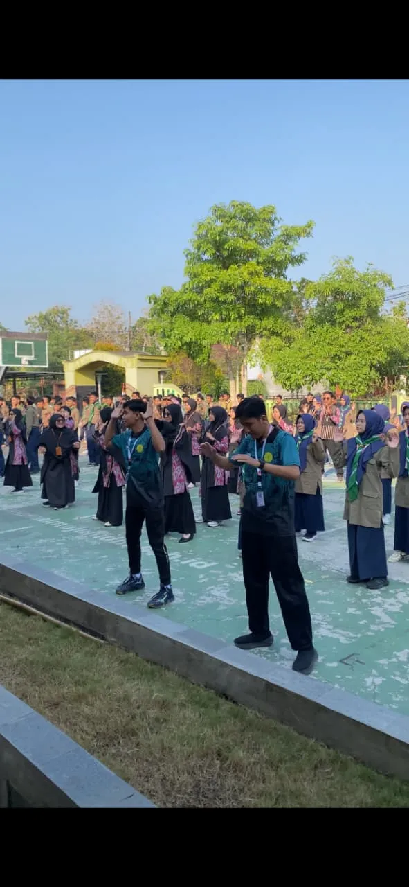 Jumat Bugar, SMA Muhammadiyah Al Mujahidin Wonosari Gelar Senam Anak Indonesia Sehat Bersama Mahasiswa UMJ