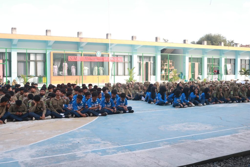 Meneladani Akhlak Mulia Rasulullah SAW sebagai Landasan Pembentukan Karakter Generasi Berilmu dan Berakhlak