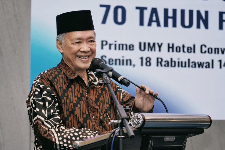 Menjaga Ilmu, Merawat Jejak Pemikiran: Kisah Ketekunan Syamsul Anwar