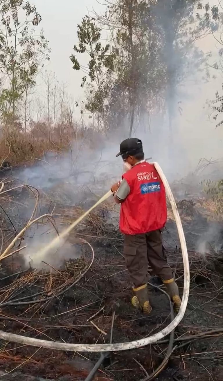 Muhammadiyah Kawal Penanganan Karhutla di Kubu Raya, dari Assessment hingga Pemadaman