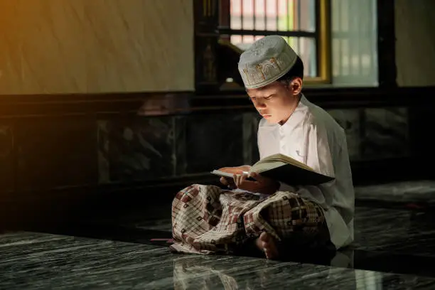 Umat yang Ideal Lahir dari Budaya Saling Melindungi, Bukan Saling Menjatuhkan