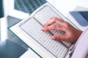 Empat Tanda Kebahagiaan di Dunia Menurut Hadis