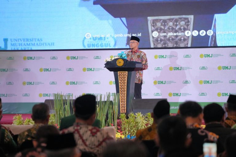Agama Mula-Mula Bercahaya, Meredup karena Pemeluknya