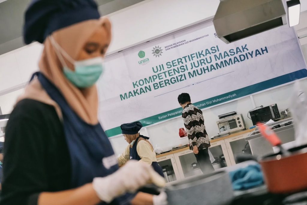 Makan Bergizi Muhammadiyah: Dari Teologi Al Maun hingga Chef Bersertifikas