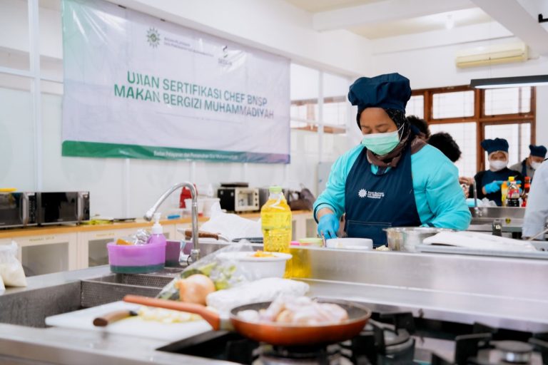 Pastikan Dapur SPPGM Profesional, Muhammadiyah Bekali Chef dengan Sertifikasi BNSP