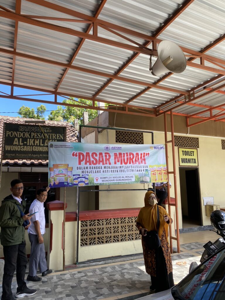 ‘Aisyiyah Gunungkidul Salurkan Paket Sembako Murah